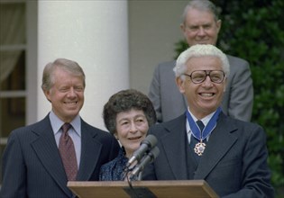 Jimmy Carter presents the Presidential Medal of Freedom to Arthur Goldberg.