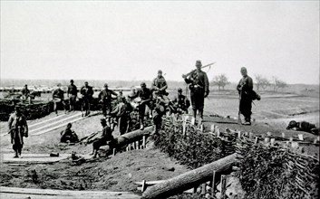 Soldiers positioned at the fortifications in Centreville