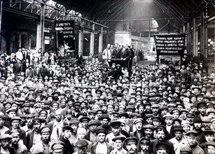 Putilov Plant, Petrograd, meeting of workers