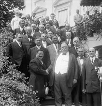 President Taft with members of Notification Committee ca. 1910