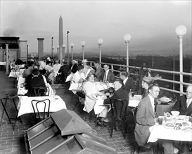 Luxury dining in Washington D.C. in the early 1900s