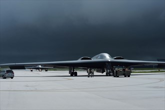Multiple B-2 Spirits land for aircraft recovery