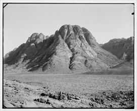 Ras Safsaf (supposedly Mt. Sinai), view from Wady er-Raha ca. between 1898 and 1914