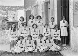 Government Girls' School in Nazareth, a group photo of Girl Guides ca. 1940