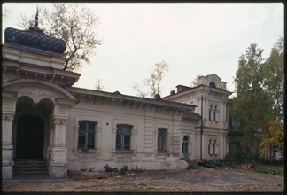 Mansion of the Tartar merchant, Karym Khamitov (1894), which is now being converted into a cultural center for the region's Tartar population, Tomsk, Russia; 1999