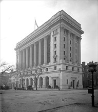 Union Trust Building, [Washington, D.C.] ca.  between 1910 and 1925