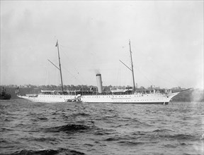 Starboard view of the presidential yacht Mayflower with bow to right ca. 1909