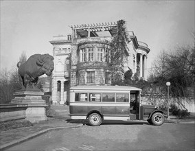 Old Dominion bus  ca.  between 1910 and 1926