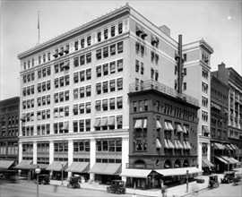 Exterior view of the Woodward & Lothrop flagship store in Washington D.C., looking NW from the intersection of 10th & F Streets NW ca.  between 1910 and 1926
