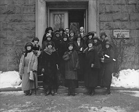 YMCA group / Women standing outside the American Association of University Women ca.  between 1910 and 1925