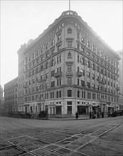 Bond Building, Washington Herald, [Washington, D.C.] ca.  between 1910 and 1935