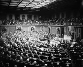 Wilson addressing Congress, [Washington, D.C.] ca.  between 1910 and 1935