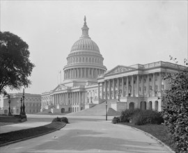 U.S. Capitol, [Washington, D.C.] ca.  between 1910 and 1925