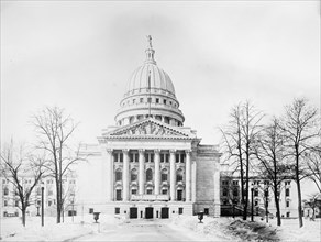 State Capitol Building, Madison, Wisconsin. ca.  between 1910 and 1920