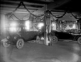 Automobile showroom: Allen: The Henderson Rowe Auto Company. ca.  between 1910 and 1920