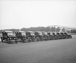 Robey Motor Company, Parked Ford police cars ca.  between 1910 and 1925