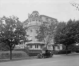 Ford Motor Company Ford at French Embassy, [Washington, D.C.] ca.  between 1910 and 1926