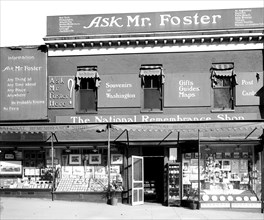 Foster & Reynolds, exterior [Souvenir shop, 503 14th Street near Pennsylvania Avenue, Washington, D.C.] ca.  between 1910 and 1925
