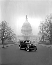 Ford Motor Company, Lincoln automobile at U.S. Captiol, [Washington, D.C.] ca.  between 1910 and 1935