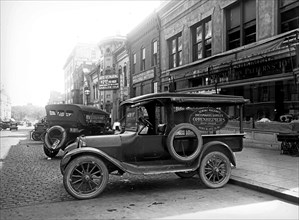 Truck with ad for Oppenheimer's shop, 800 E St., N.W., Washington, D.C. ca.  between 1910 and 1920