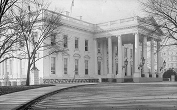 White House ca. between 1909 and 1919