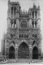 Notre Dame Cathedral in Amiens, France ca. between 1909 and 1919