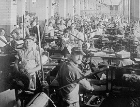 Workers at the Bureau of Engraving & Printing ca. between 1909 and 1920