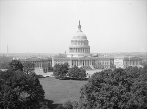 U.S. Capitol ca. between 1909 and 1923