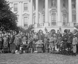 President Herbert Hoover in front of the White House ca. between 1909 and 1923