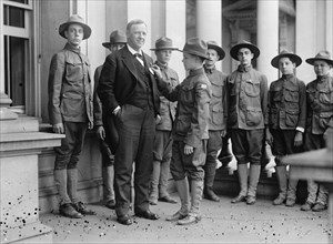 Josephus Daniels & Boy Scouts ca. between 1909 and 1919