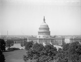The U.S. Capitol in Washington D.C. ca. between 1909 and 1923