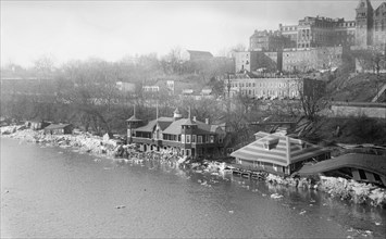 Potomac flood & ice, Georgetown, Washington D.C. ca. between 1909 and 1940