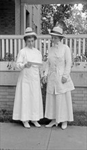 Nurses, Naval hospital ca. between 1909 and 1923