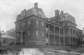 Soldier's Home, main hospital building ca. between 1909 and 1923