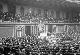 President Woodrow Wilson addresses Congress [Washington, D.C.] ca. between 1909 and 1940