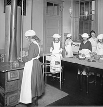 Red Cross vocational education, Dietetic class, Morse School ca. between 1909 and 1940
