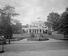 Side view of the White House ca.  between 1918 and 1928