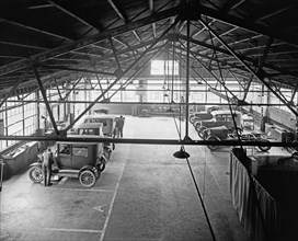 Hendricks Motor Company, garage or factory interior ca.  between 1918 and 1928