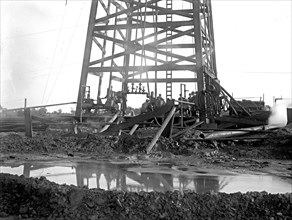 Potomac Gas & Fuel Company, drilling ca.  between 1918 and 1921