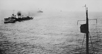 American destroyer convoying troops entering harbor of Breast, [France] ca.  between 1918 and 1928