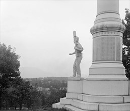 Statue of Confederate cannoneer on 3rd Maryland Infantry, U.S.A. & Latrobe's Battery, C.S.A. monument, Chattanooga, Tennessee ca.  between 1918 and 1920
