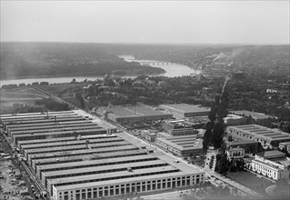 View of Washington D.C. from the Washington Monument, 8/20/18 ca.  1918