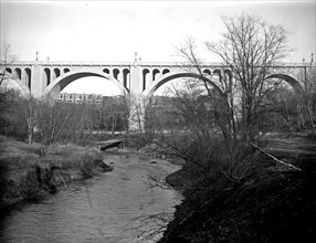 Conneticut Avenue Bridge in Washington D.C. ca. [between 1909 and 1923]