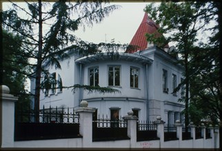 Emilia Pakhorukova house (1912), Khabarovsk, Russia; 2000
