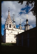 Archangel Michael Monastery, Archangel Cathedral (1653-56), cupolas (late 18th century), west view, with Church of Pentacost (or St. Kiprian) (1710), in foreground, Velikii Ustiug, Russia 1996.