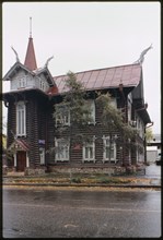 Wooden house, Krasnoarmeiskaia Street #68 (1917), Tomsk, Russia; 1999