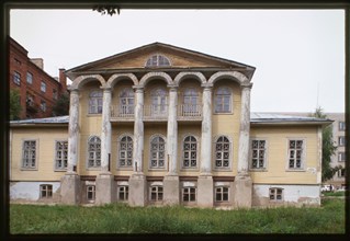 Zhmakin house (1815), Viatka, Russia 1999.