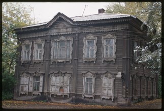 Wooden house, Krasnoarmeiskaia Street #88 (around 1900), Tomsk, Russia; 1999