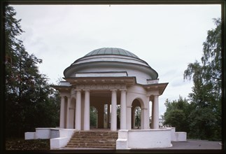 City Park, Central Rotunda (1836), Viatka, Russia 1999.