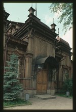 Wooden house (Red Army Street #100), (around 1900), Cheliabinsk, Russia; 2003